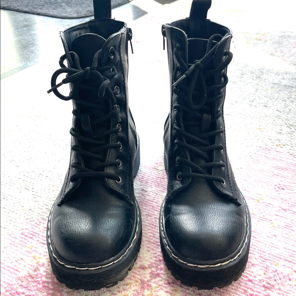 Union bay combat boots sz 8